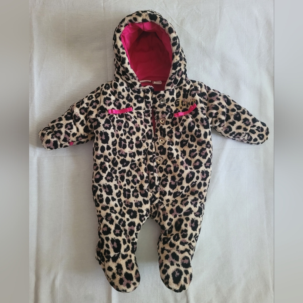 Juicy Couture Sz 3/6mths Leopard Print Kids Footie with Pink Interior